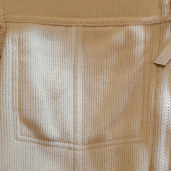 Patagonia Synchilla Creamy Yellow Jacket - Picture 4 of 11